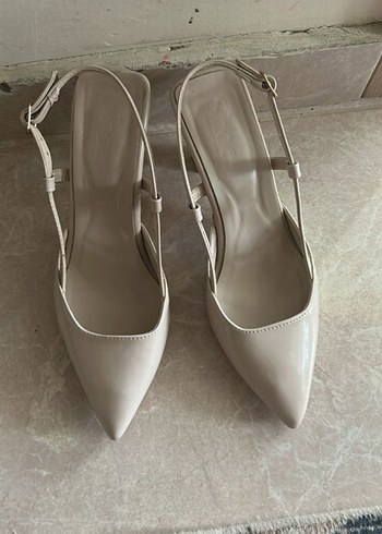 Zara Bej Rugan Tokalı Stiletto Topuklu Kadın Ayakkabı