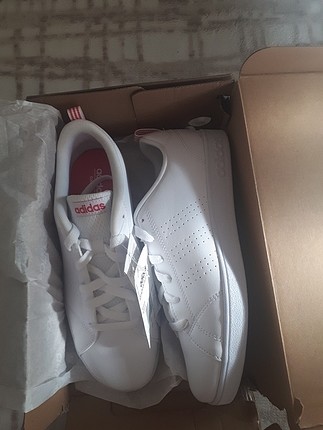 etiketli adidas ayakkabı 38.5 numara