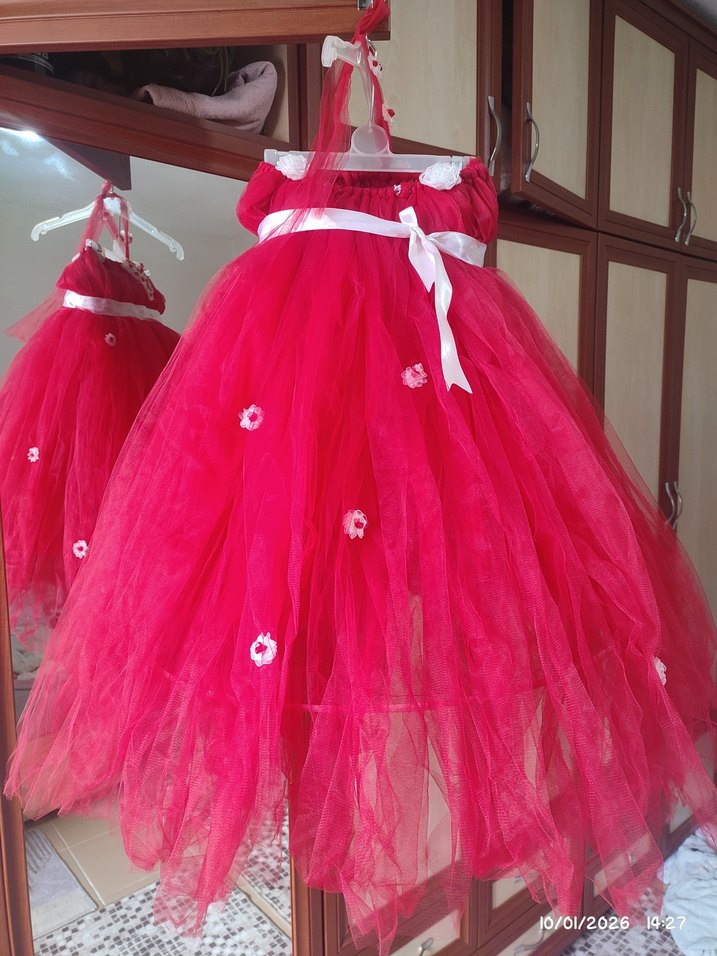 Çiçek ve kalp Detaylı kırmızı tütü elbise özel yapım - Görsel 2