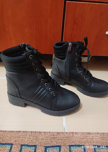 sıfır ürün hiç giyilmedi kadın postal bot - Görsel 3