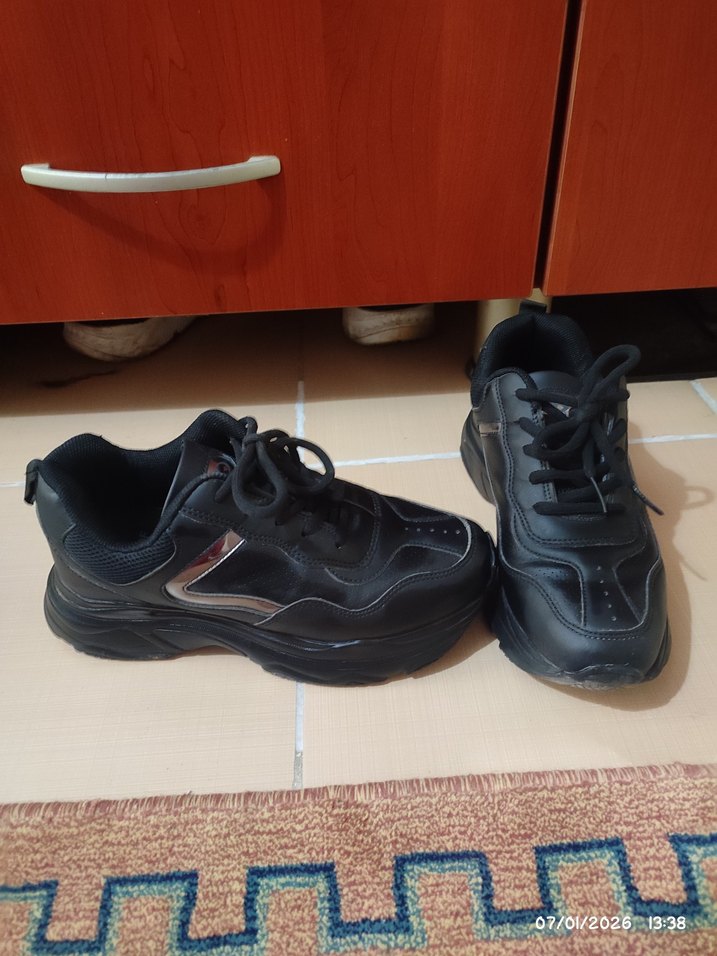 Siyah Desenli Platform Yüksek Taban Spor Ayakkabı - Görsel 2