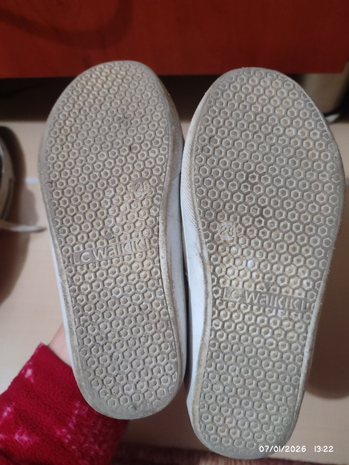 Beyaz Minimalist Çocuk Sneaker - Görsel 3