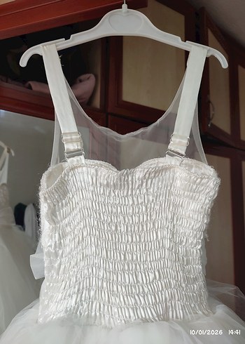 Klasik Straplez Üstü Tül Detaylı Prenses Gelinlik - Görsel 4