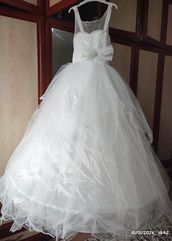 Klasik Straplez Üstü Tül Detaylı Prenses Gelinlik - Görsel 6