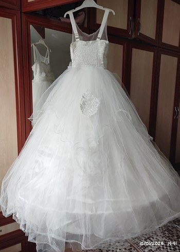 Klasik Straplez Üstü Tül Detaylı Prenses Gelinlik - Görsel 3