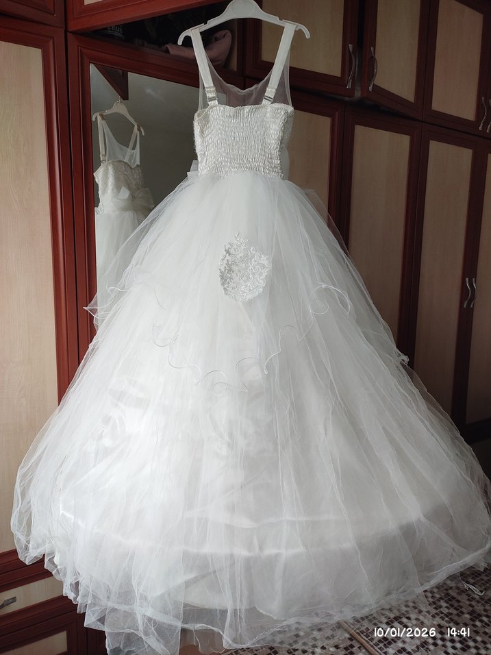 Klasik Straplez Üstü Tül Detaylı Prenses Gelinlik - Görsel 3