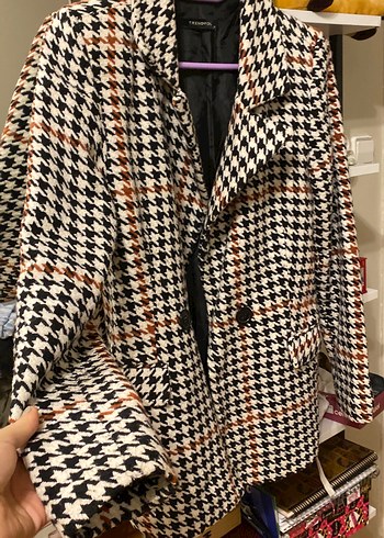 Düğmeli Desenli Kadın Midi Blazer - Görsel 3