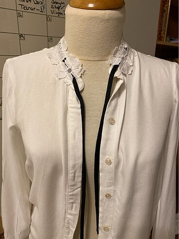H&M Yakası detaylı gömlek