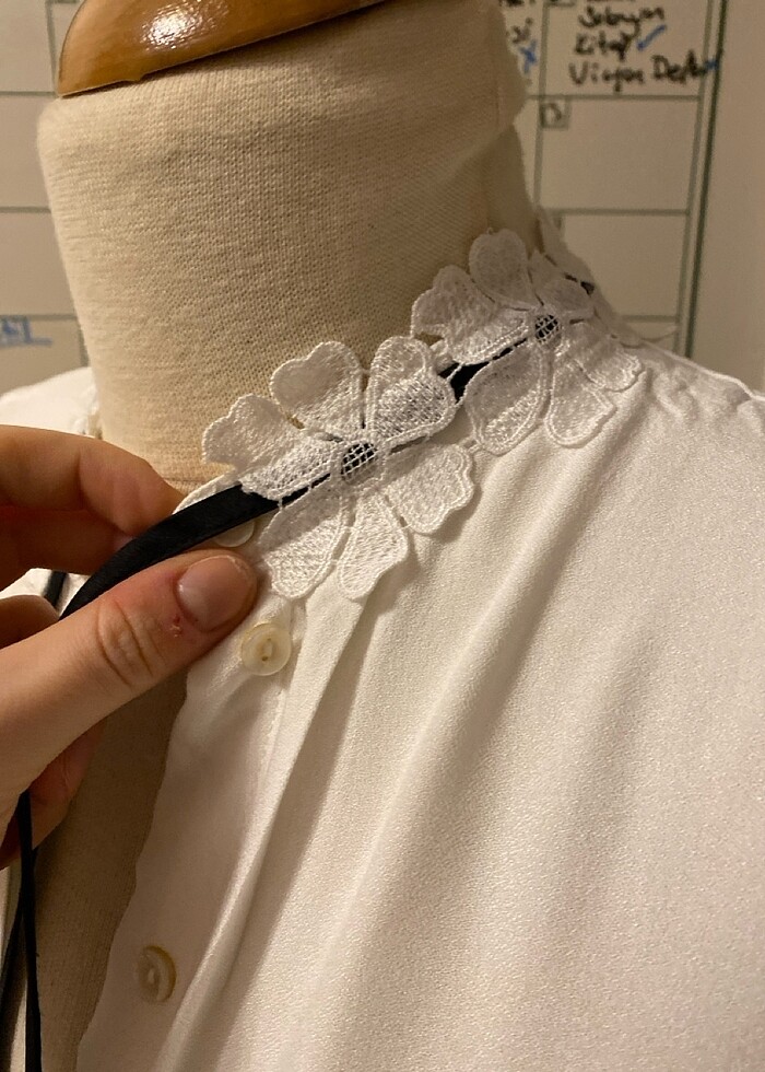 Yakası detaylı gömlek - Görsel 3