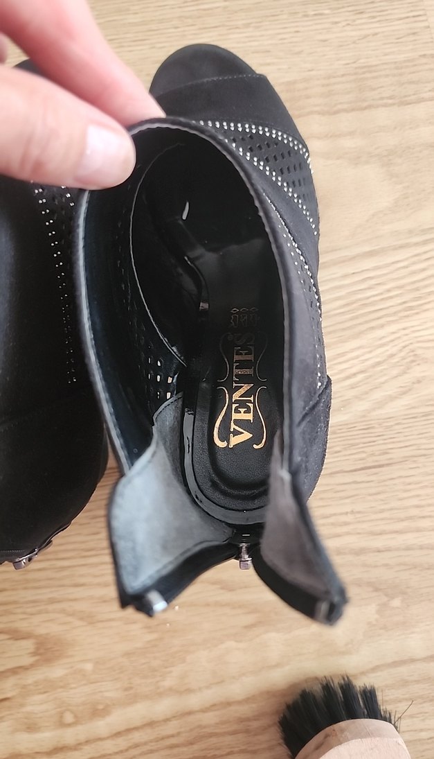 Kemer Detaylı Siyah Süet Dolgu Topuklu Kadın Ayakkabı - Görsel 4