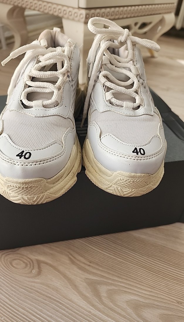 Balenciaga Beyaz Bağcıklı Spor Ayakkabı - Görsel 2