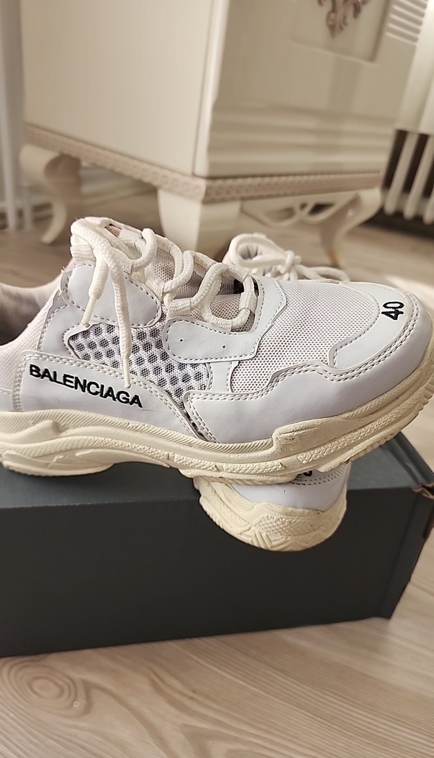 Balenciaga Beyaz Bağcıklı Spor Ayakkabı - Görsel 3