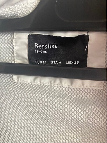 Bershka Yağmurluk