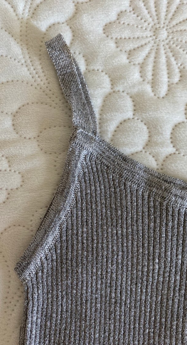 Gri V Yakalı Triko Midi Elbise simli gibi - Görsel 2