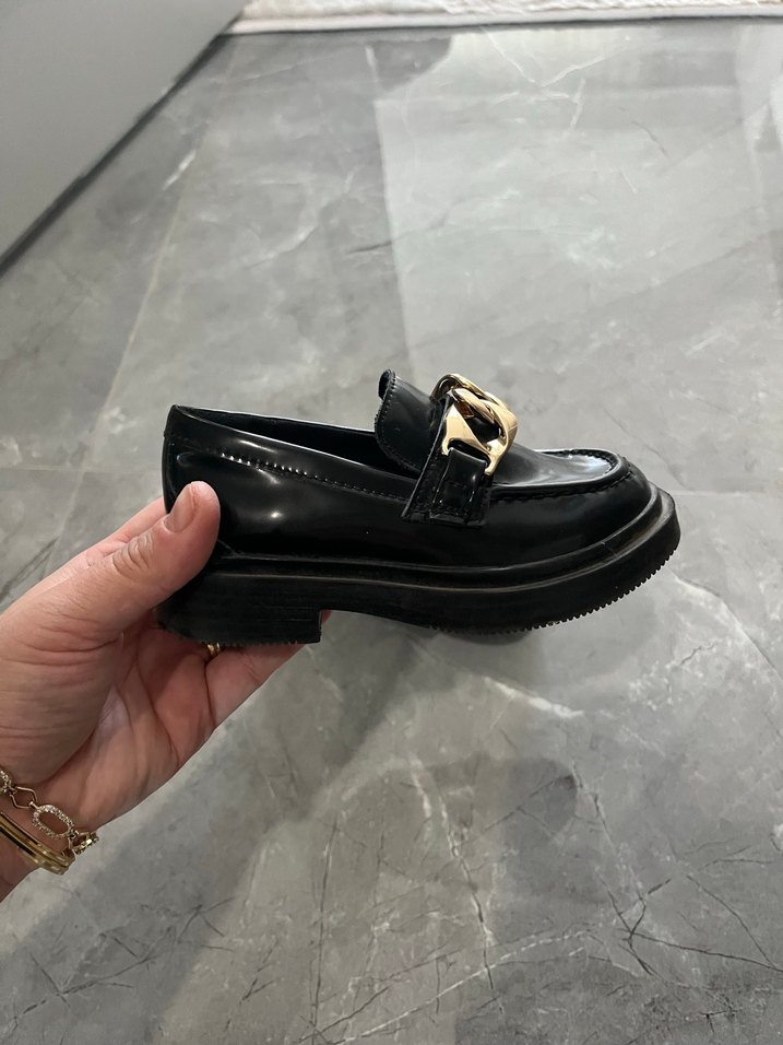 Zincir Detaylı Siyah çocuk loafer - Görsel 2