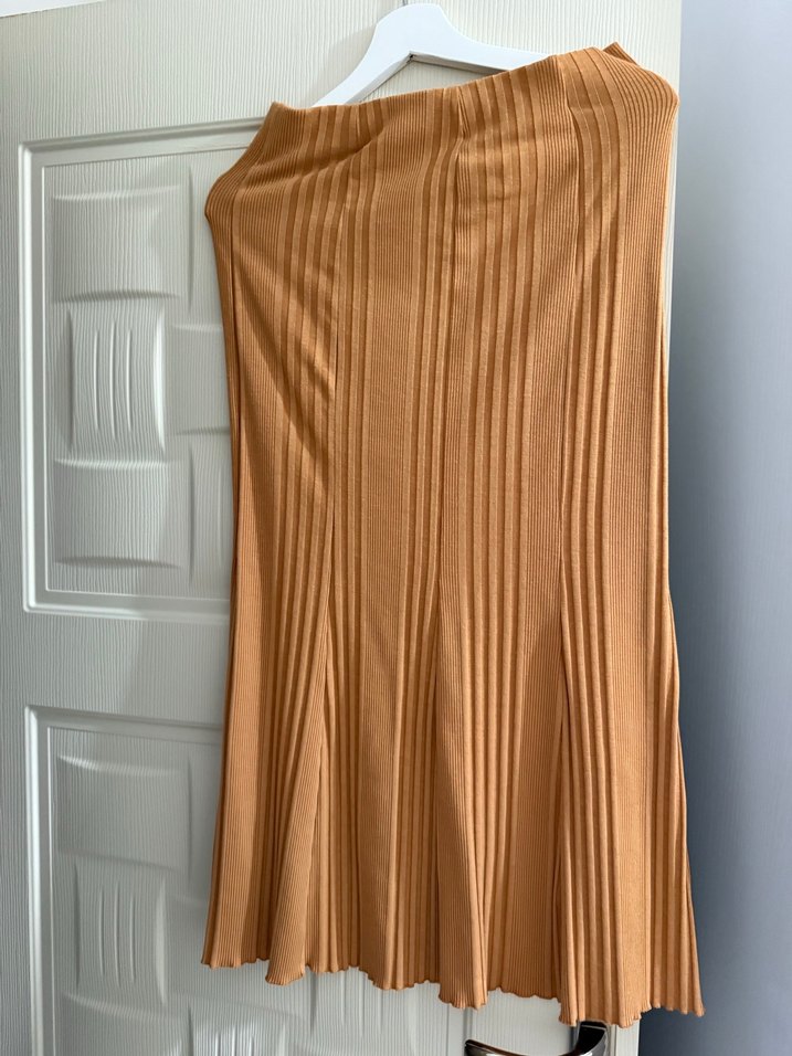 Bej Pileli Kadın Triko ve Etek(Alt Üst Takım) - Görsel 3