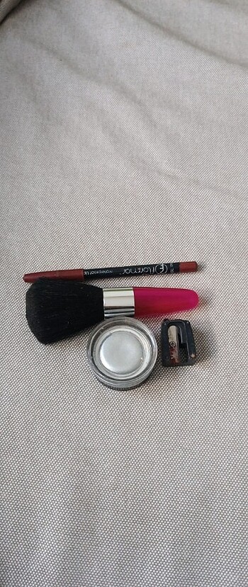 Maybelline Far Maybelline crem gri