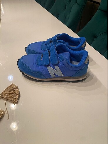 26 Beden mavi Renk Orjinal new balance ayakkabı