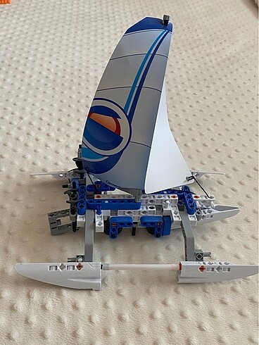 Lego yelkenli