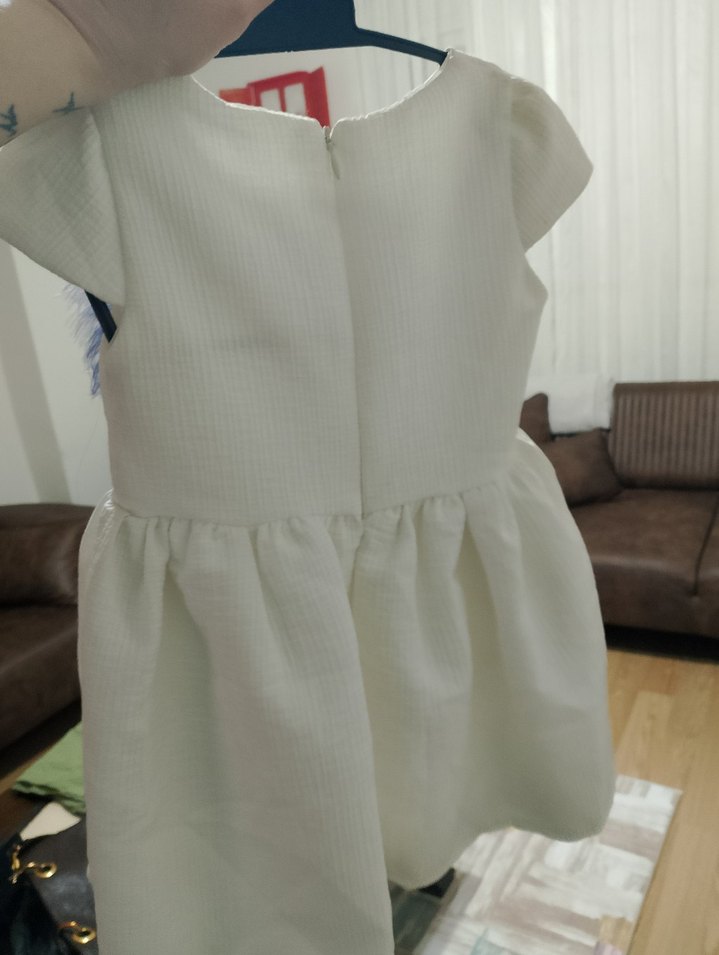 Kız Çocuk Beyaz Fırfırlı Elbise - Görsel 2