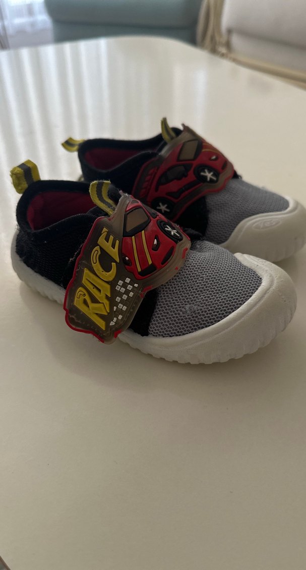 Kırmızı Baskılı Erkek Çocuk Ev Ayakkabısı - Görsel 2