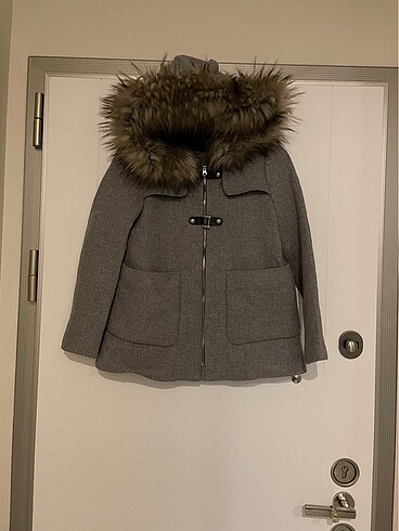 Zara Mont