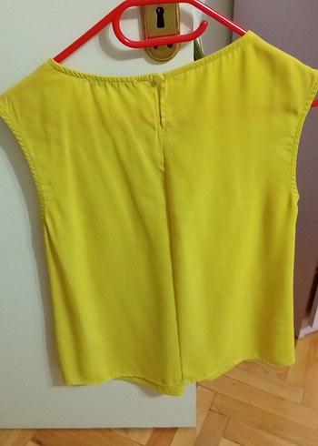 Sarı Piliseli yuvarlak Yakalı Kolsuz Bluz - Görsel 6