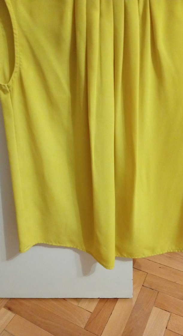 Sarı Piliseli yuvarlak Yakalı Kolsuz Bluz - Görsel 5