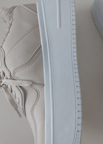 Beyaz Kürklü Kadın Spor Ayakkabı - Görsel 3