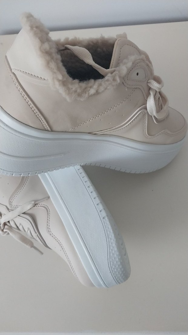 Beyaz Kürklü Kadın Spor Ayakkabı - Görsel 4