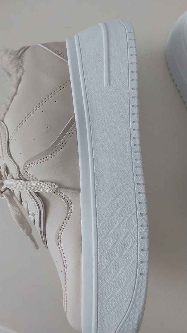 Beyaz Kürklü Kadın Spor Ayakkabı - Görsel 3