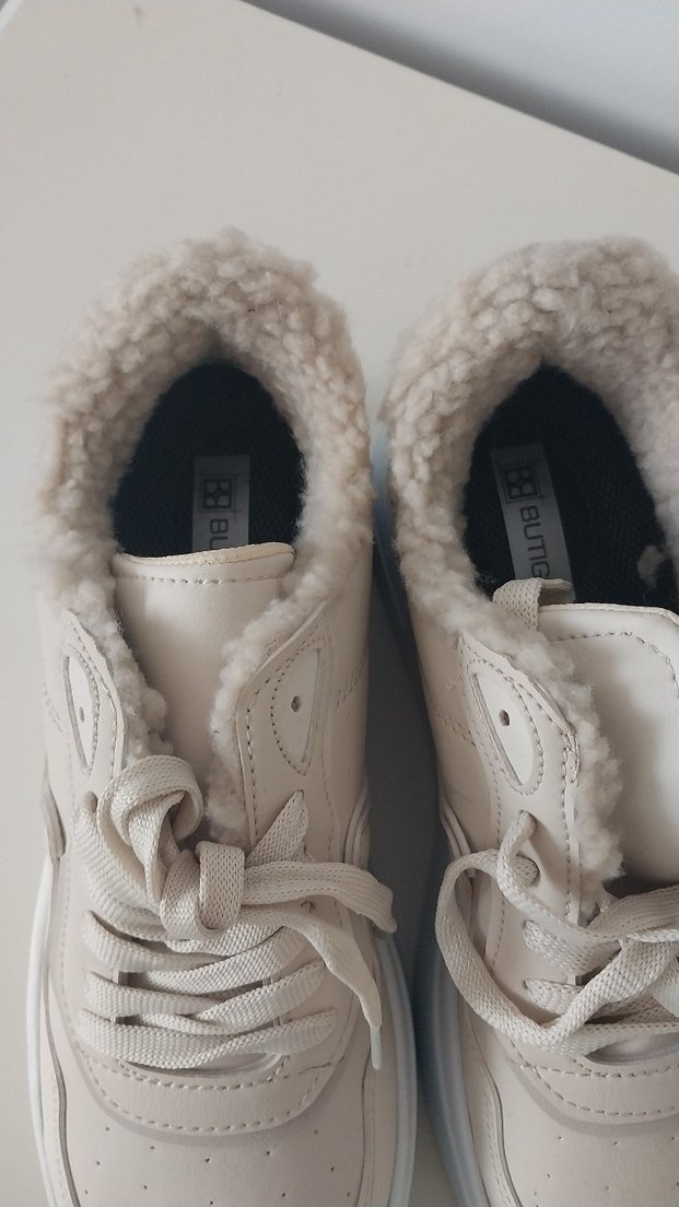 Beyaz Kürklü Kadın Spor Ayakkabı - Görsel 2