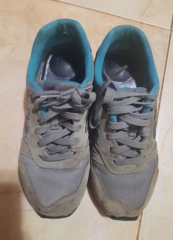 39 Beden çeşitli Renk Orjinal New Balance