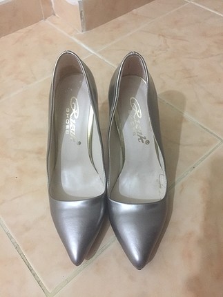 39 Beden Stiletto