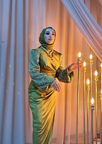 Yağ yeşili kolları taşlı abiye - Görsel 3