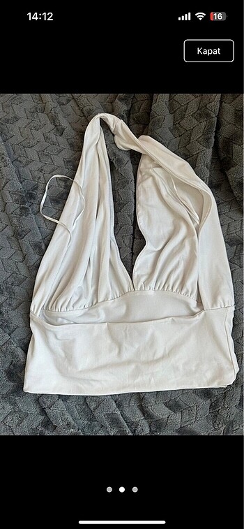 Trendyol & Milla Sırt dekolteli crop