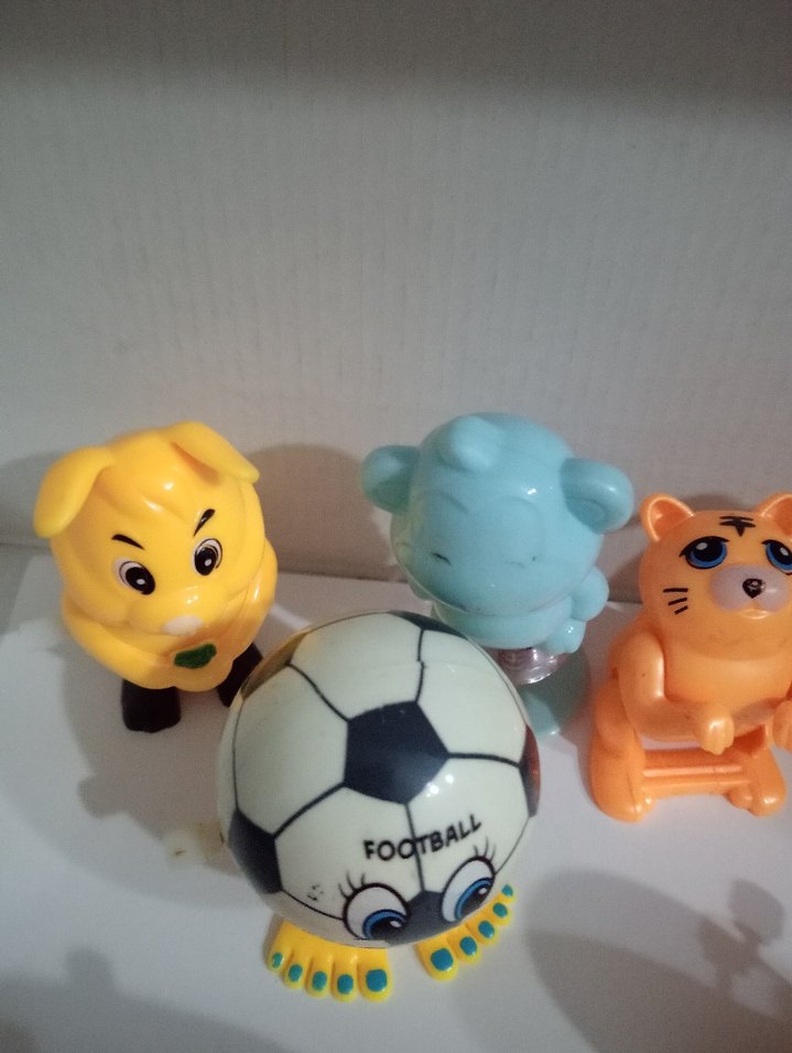 Renkli Karışık Plastik Oyuncak Figürler - Görsel 5