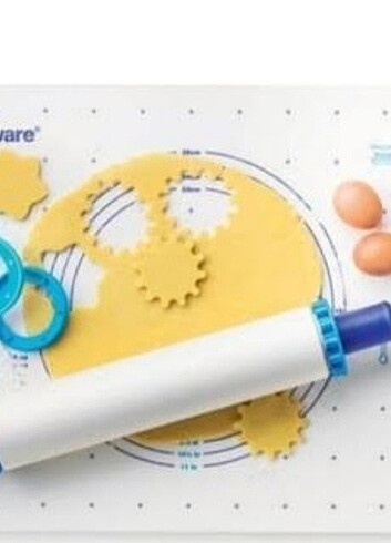 Beden Tupperware hamur açma matı