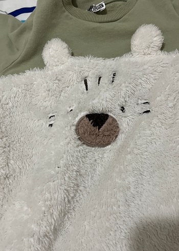 Yeşil ve beyaz peluş detaylı bebek tulumu - Görsel 3