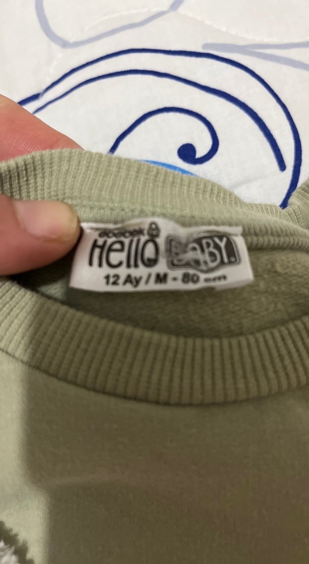 Yeşil ve beyaz peluş detaylı bebek tulumu - Görsel 2