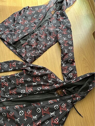 Louis Vuitton Yağmurluk mevsimlik rüzgarlık