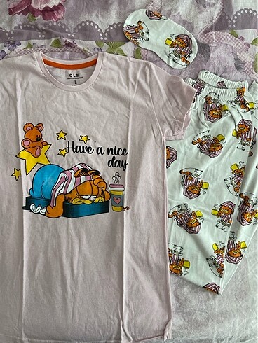 Garfield figürlü pijama takımı