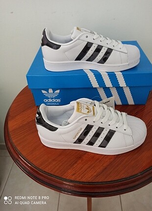 Adidas süperstar 36-37-38-39-40-41-42-43-44 numaralari mevcuttur