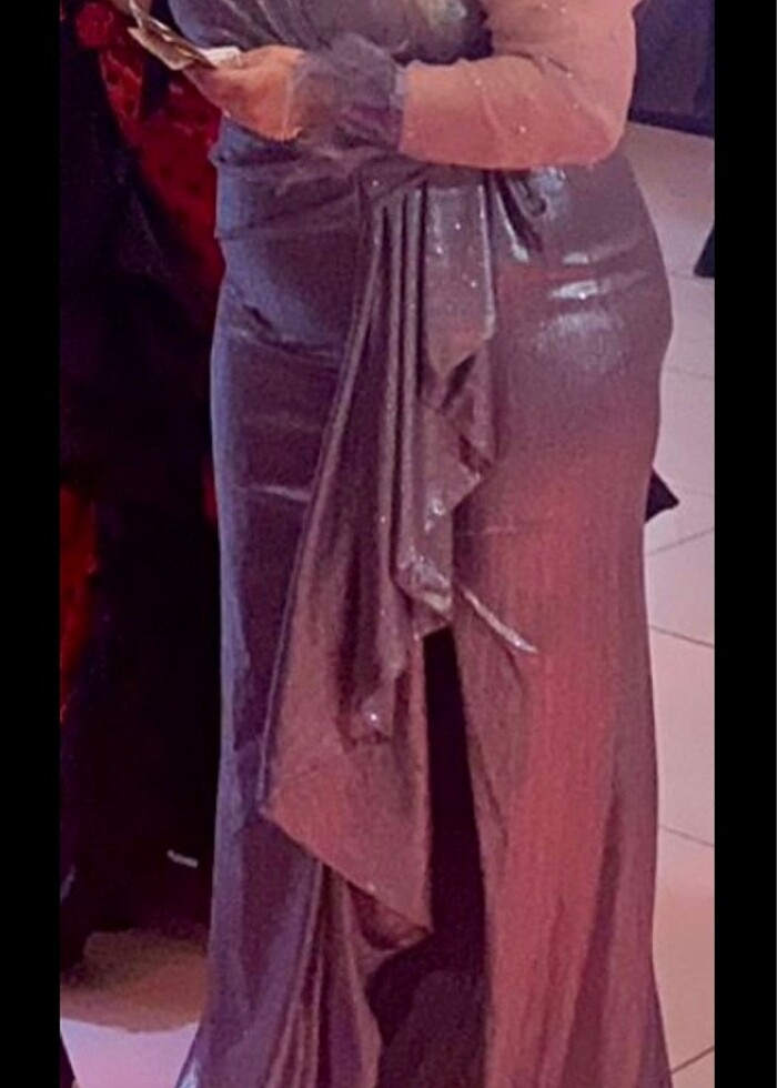 Sadece bi kez giyildi star bir abiye - Görsel 4