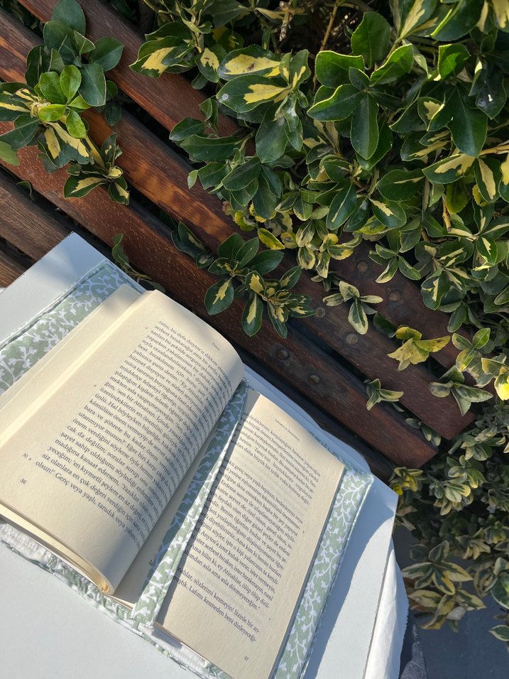 Çiçek Desenli Kitap Kılıfı - Görsel 3