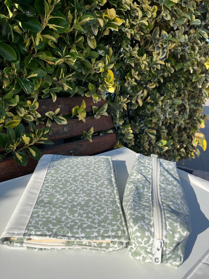 Çiçek Desenli Kitap Kılıfı - Görsel 2