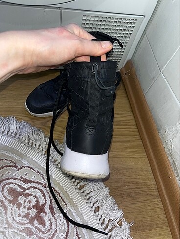38,5 Beden Nike tanjun bot