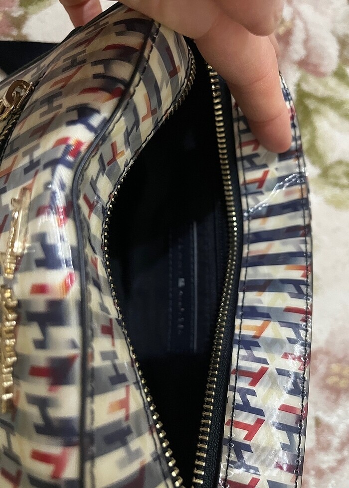 Tommy Hilfiger camera bag - Görsel 3