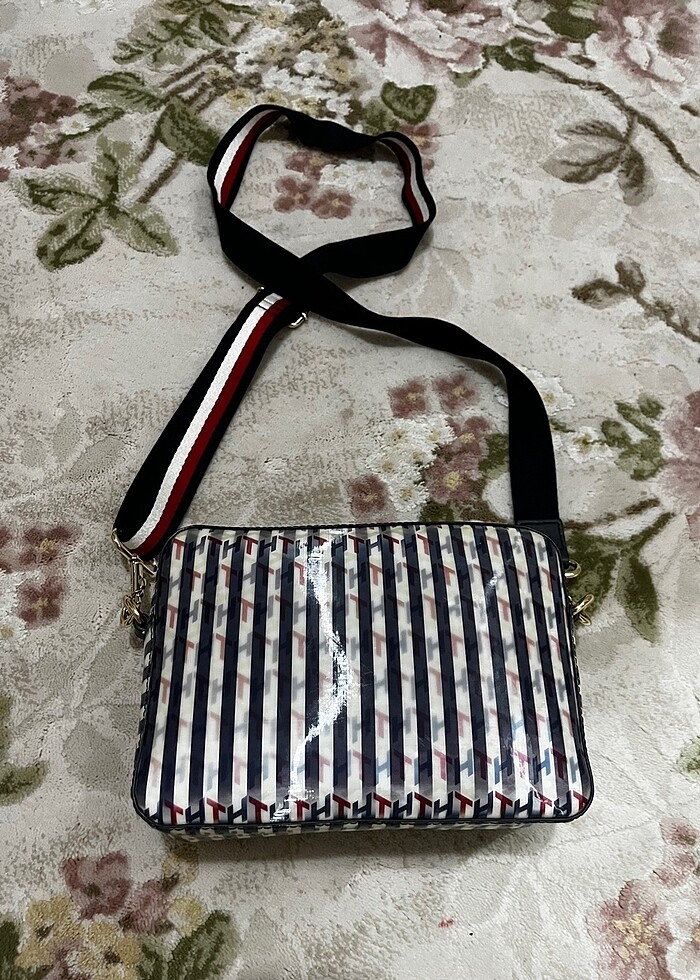 Tommy Hilfiger camera bag - Görsel 2