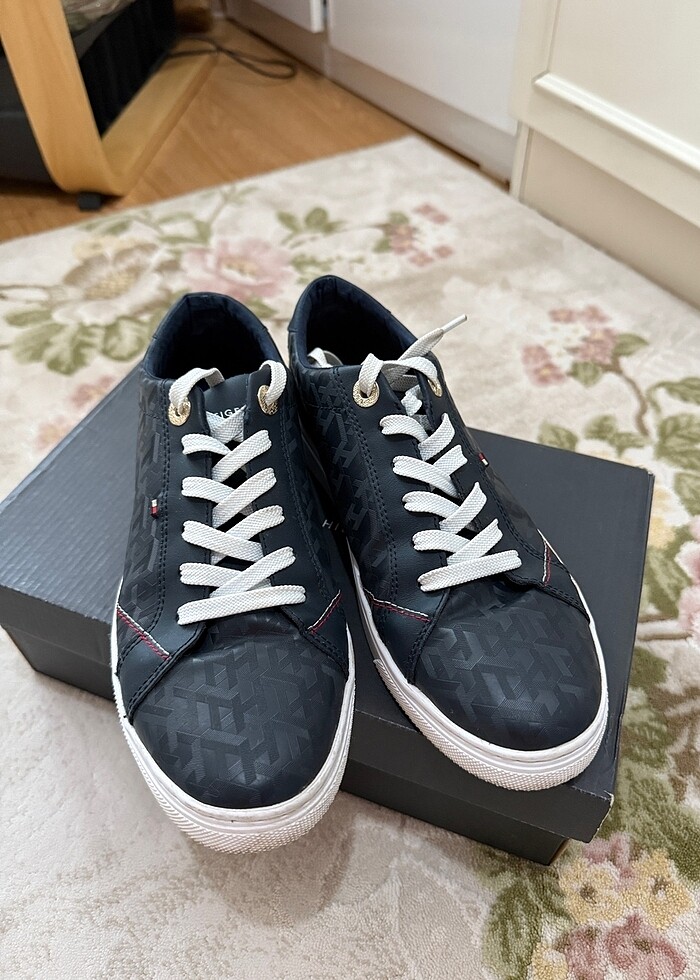 Tommy Hilfiger ayakkabı - Görsel 2